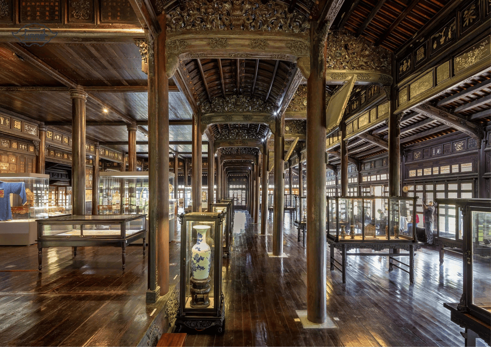 Around 9,000 priceless royal treasures are on display at the museum (Source: Hue Royal Antiquities Museum- Bảo t&agrave;ng Cổ vật Cung đ&igrave;nh Huế)